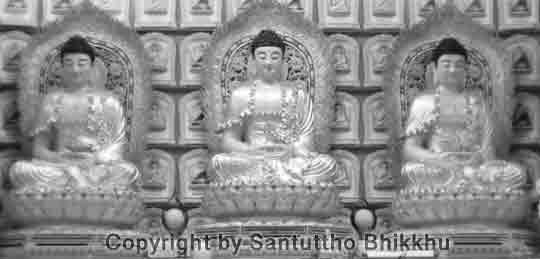 drei Buddhas